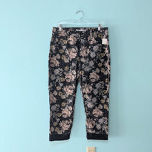 Load image into Gallery viewer, Sz11/12 Celebrity Pink Awesome Floral Pants