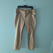 Load image into Gallery viewer, Sz16 Old Navy Khaki Boot Cut