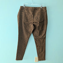 Load image into Gallery viewer, Sz16 Brown Animal Print Jeggings