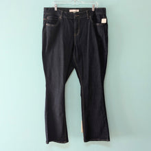 Load image into Gallery viewer, Sz16W Dark Wash Boot Cut Denim