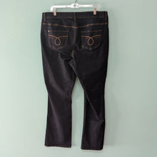 Load image into Gallery viewer, Sz16W Dark Wash Boot Cut Denim