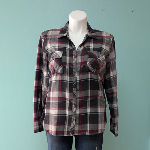 SzXL Maurices Cute Flannel Shirt