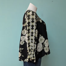 Load image into Gallery viewer, SzXL Black Floral Blouse Cato