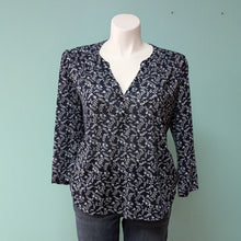 Load image into Gallery viewer, SzXL Navy Floral Print Top H&amp;M