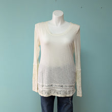 Load image into Gallery viewer, SzXL Maurices White Burnout Top