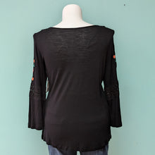 Load image into Gallery viewer, Sz1X Black Floral Boho Top NWT