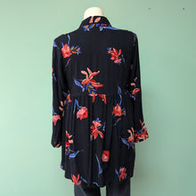 Load image into Gallery viewer, Sz1X ANA Navy Floral Button Up Tunic