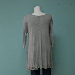 Sz1X All at Once Grey Lace Trim Tunic