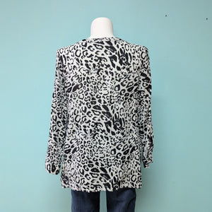 Sz1X Black/White Cheetah Print Button Up JM Collection