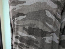 Load image into Gallery viewer, SzXL Camo Long Sleeve Tee Buffalo