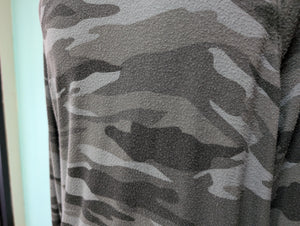 SzXL Camo Long Sleeve Tee Buffalo