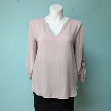 Load image into Gallery viewer, XXL Maurice&#39;s Lilac 3/4 Sleeve Blouse