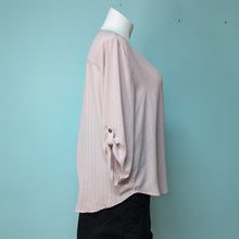 Load image into Gallery viewer, XXL Maurice&#39;s Lilac 3/4 Sleeve Blouse