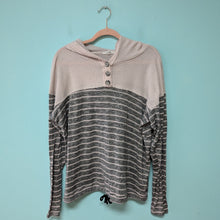 Load image into Gallery viewer, SzXXL Maurices Grey Stripe Waffle Hoodie