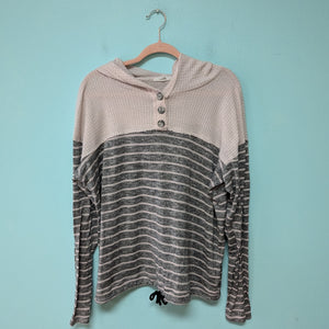 SzXXL Maurices Grey Stripe Waffle Hoodie