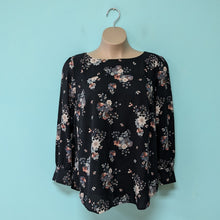 Load image into Gallery viewer, Sz2X Loft Black Floral Keyhole Blouse