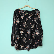 Load image into Gallery viewer, Sz2X Loft Black Floral Keyhole Blouse