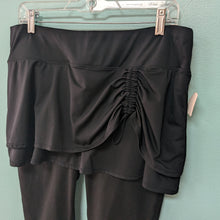 Load image into Gallery viewer, SzL Black Athleta Skirt/Capri