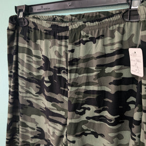 SzXL Green Camo Bobbie Brooks Leggings