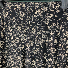 Load image into Gallery viewer, Black and White Floral Print Lularoe Legging