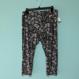 SzXXL Black/White Elephant Print Legging