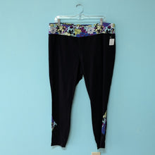 Load image into Gallery viewer, Sz2X Black with Floral Waist Band Danskin Leggings