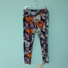 Load image into Gallery viewer, Lularoe TC Werewolf Leggings