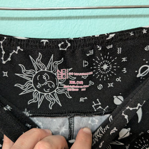 SzXXL Black/White Sun Print Yoga pants