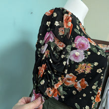 Load image into Gallery viewer, Sz3X Black Floral Feminine Mockneck To