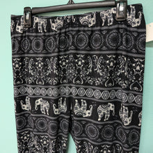 Load image into Gallery viewer, Sz2X Black and White Elephant Leggings