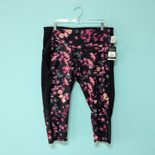 Load image into Gallery viewer, sz2X Pink and Black Champion Capri NWT