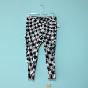 Sz2X Black/White Houndstooth Torrid Legging