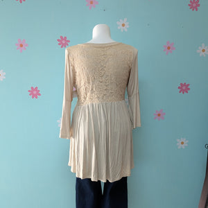 Sz1X Cream Lace Torrid Super Soft Tunic