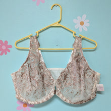 Load image into Gallery viewer, Sz48D Amoureuse Cream Front Closure Bra