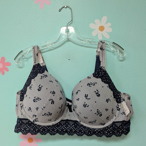 Sz46C Cacique Navy Stripe Bra