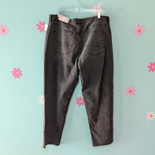 Load image into Gallery viewer, Sz18W American Eagle Black Straight Leg Denim NWT