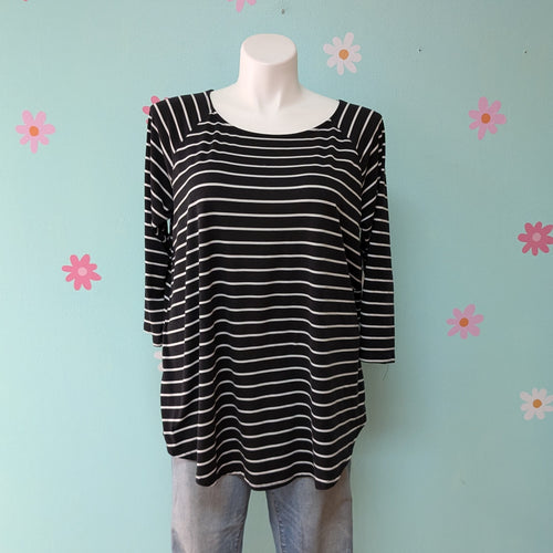 SzXL Reborn J Black and White Stripe Tunic