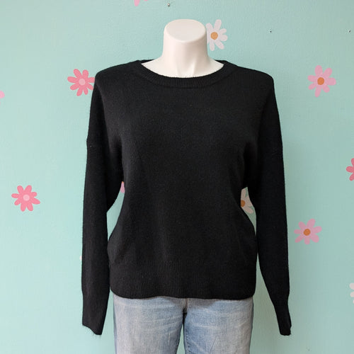 SzXL 1 State Black Twist Back Sweater