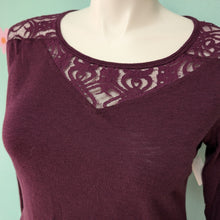 Load image into Gallery viewer, Sz0X Maurices Purple Lace Shoulder Maurice&#39;s Tee