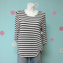 Load image into Gallery viewer, Sz1X A&amp;I Black and White Stripe Long Sleeve Tee