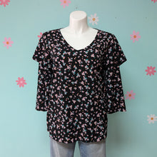 Load image into Gallery viewer, Sz2X Lane Bryant Pink Ditsy Floral Blouse