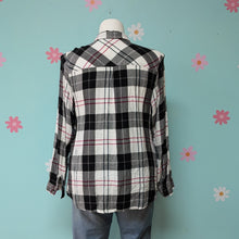 Load image into Gallery viewer, Sz2X Maurices White/Black Plaid Snap Up