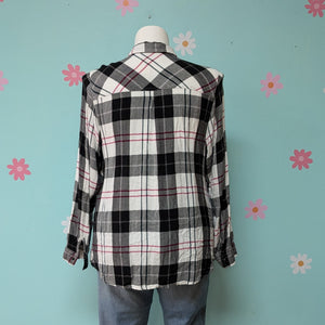 Sz2X Maurices White/Black Plaid Snap Up