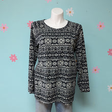 Load image into Gallery viewer, Sz3X Black and White Faire Aisle Fleece Pullover