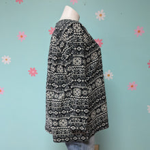 Load image into Gallery viewer, Sz3X Black and White Faire Aisle Fleece Pullover