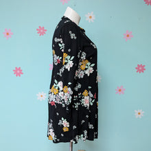 Load image into Gallery viewer, SzXL Black Floral Dress