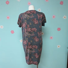 Load image into Gallery viewer, Sz1X Maurice&#39;s Grey Floral T-shirt Dress