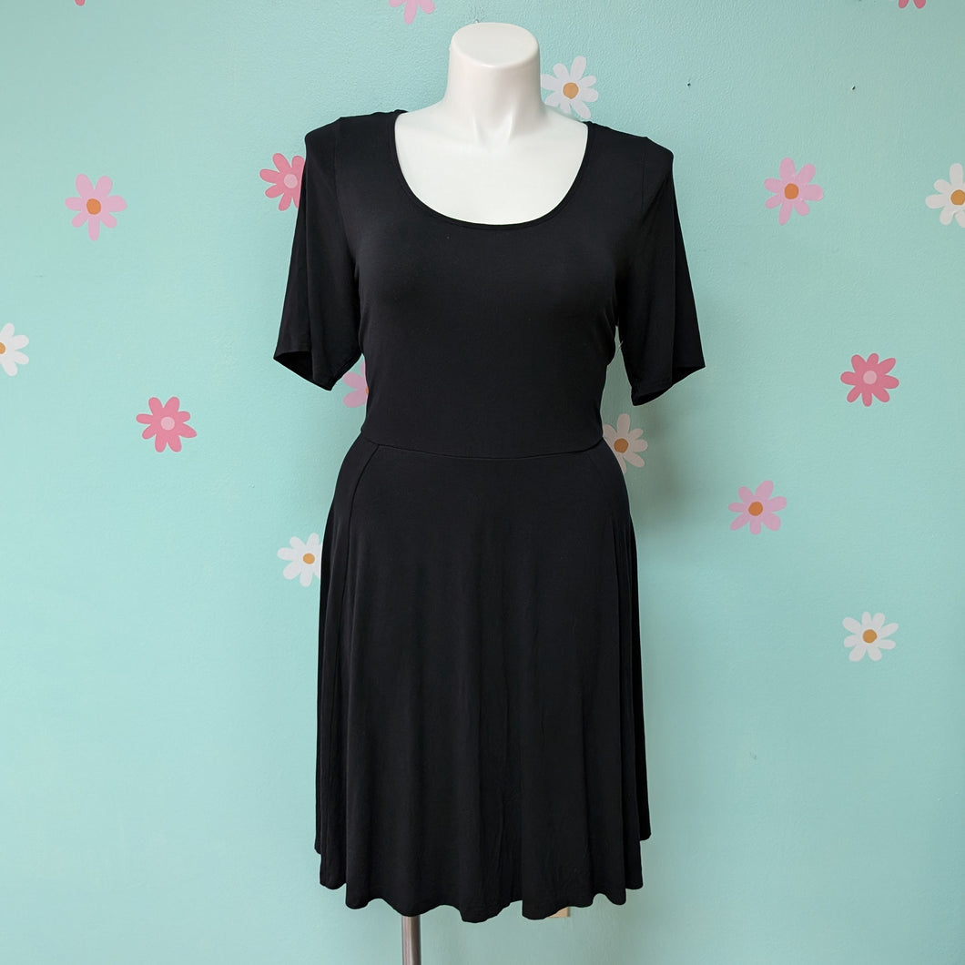 SzXXL Ava & Viv Black T-Shirt Swing Dress