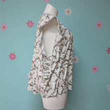 Load image into Gallery viewer, Sz4X Maurices Flutter Sleeve Ditzy Floral Top