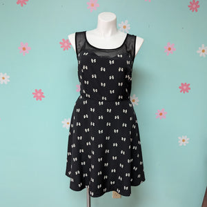 Sz3X Forever 21 Black and White Bow Print Dress